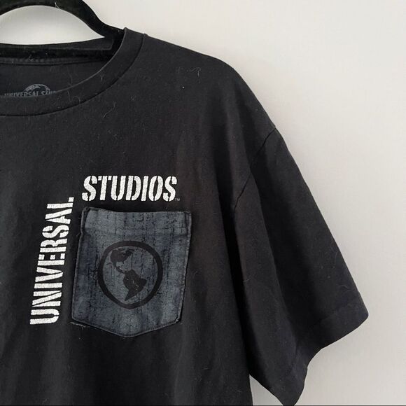 Universal Studios Black Pocket T-Shirt Short Sleeve Crew Neck - Picture 3 of 4